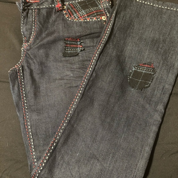 Coogi Sweater and jeans set - Picture 9 of 10